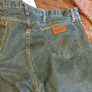Wrangler regular fit cowboy cut 42 waist and 34 length